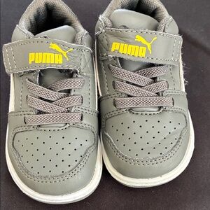Puma Kids Gray Sneaker with Yellow Logo